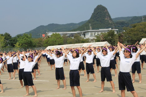 女子高生 組体操 